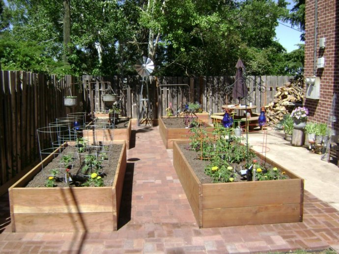 Finished raised bed garden